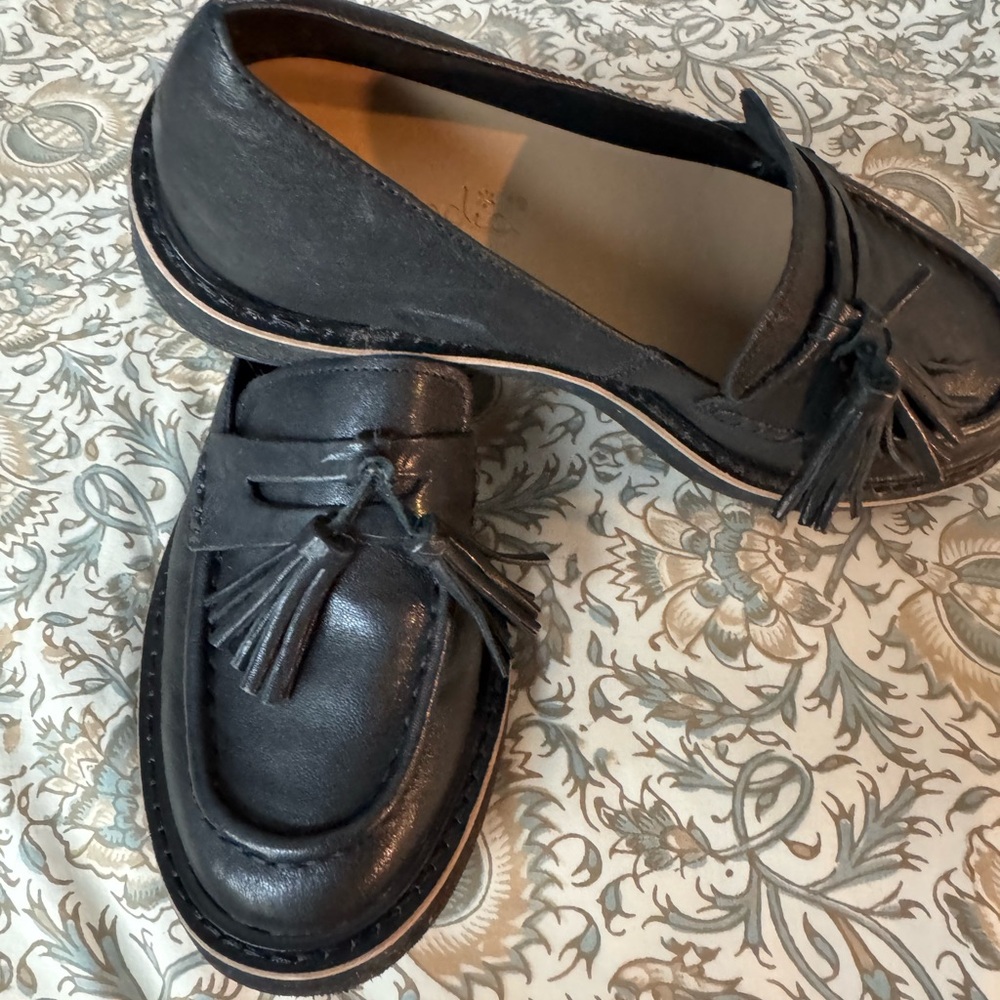Splendid Dark Leather Tassel Loafers